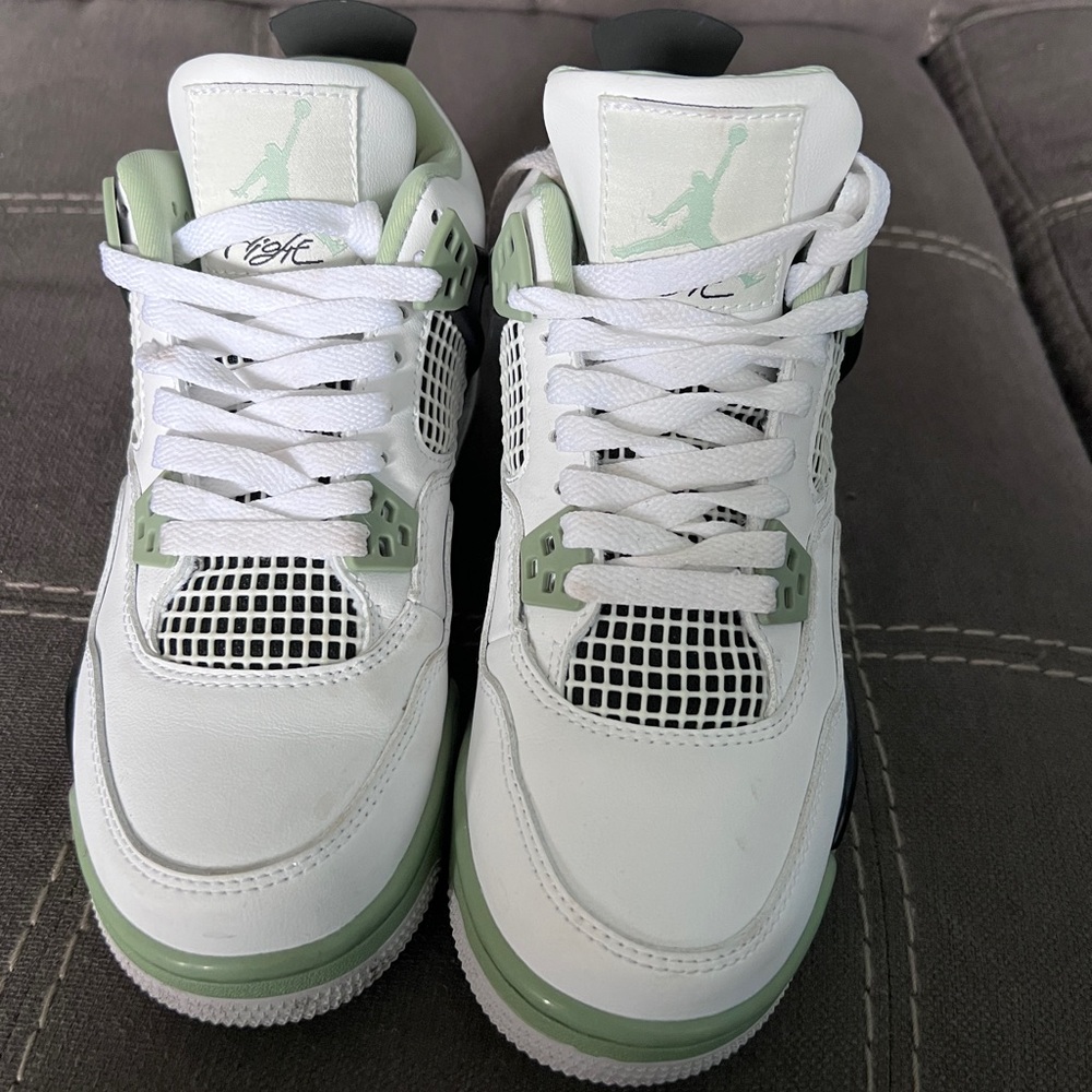 Nike Air Jordan 4 Retro Sneakers